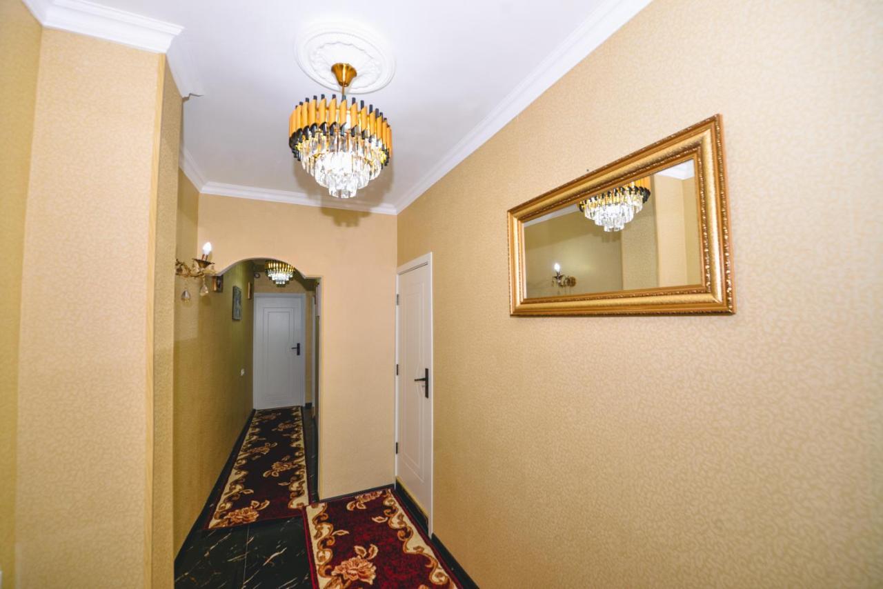 Hotel Vladi Kutaisi Exterior foto